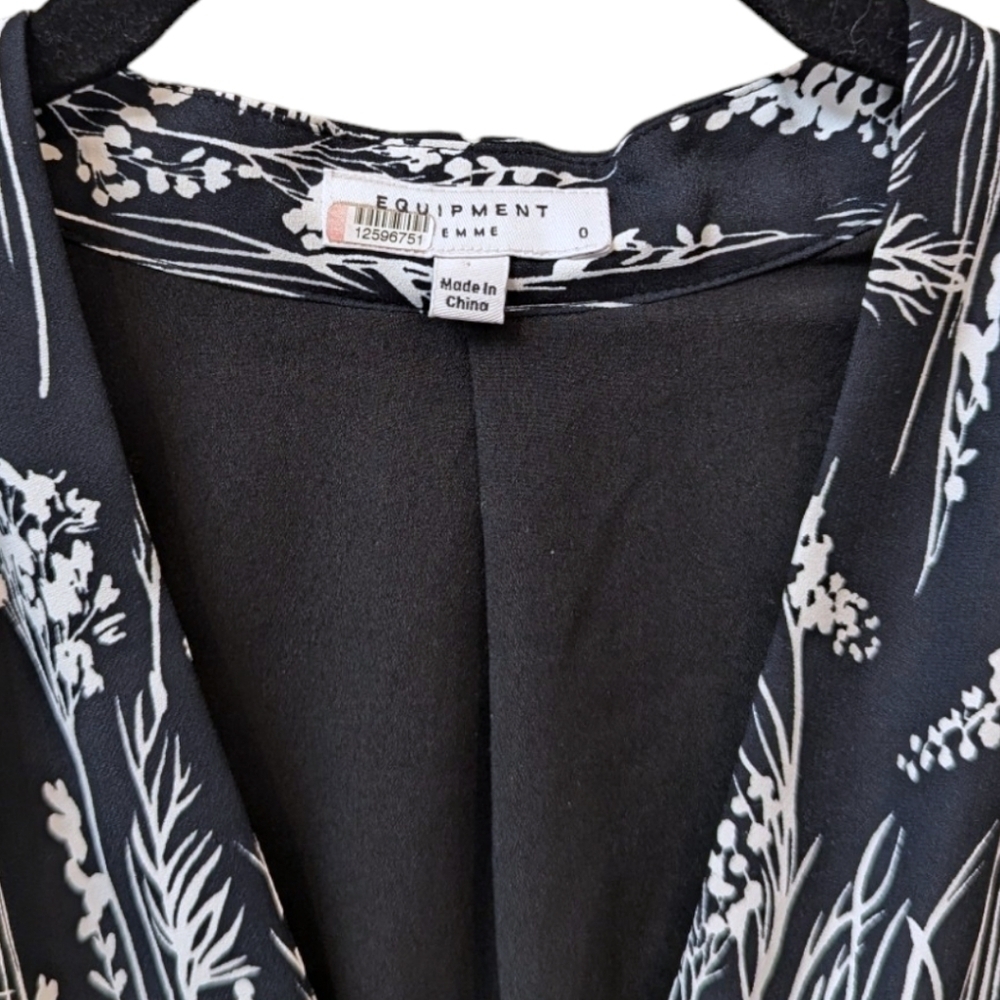 Equipment Gaetan White Floral on Black Button Front Tea Length Dress (0) - Picture 4 of 6